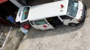 Trung tâm Y tế TP Tây Ninh từng dùng xe cứu thương vận chuyển rác thải y tế - Ảnh: Ngọc Hậu.