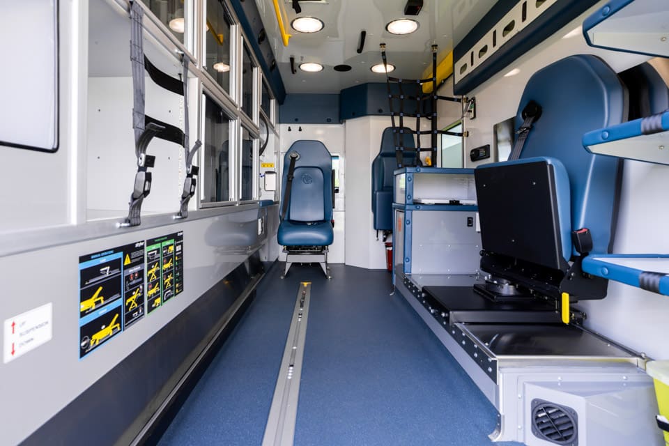 Demers-ambulances-type-3-MX-152-efficient-layout (1)